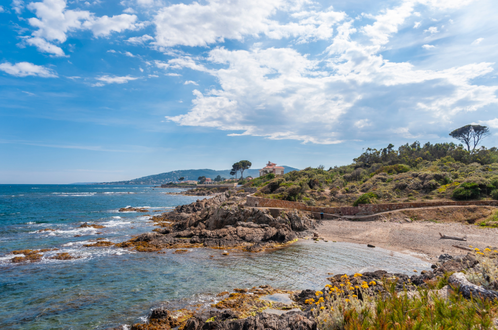 Découvrez Saint-Aygulf avec HEP TAXI : circuits touristiques sur mesure.